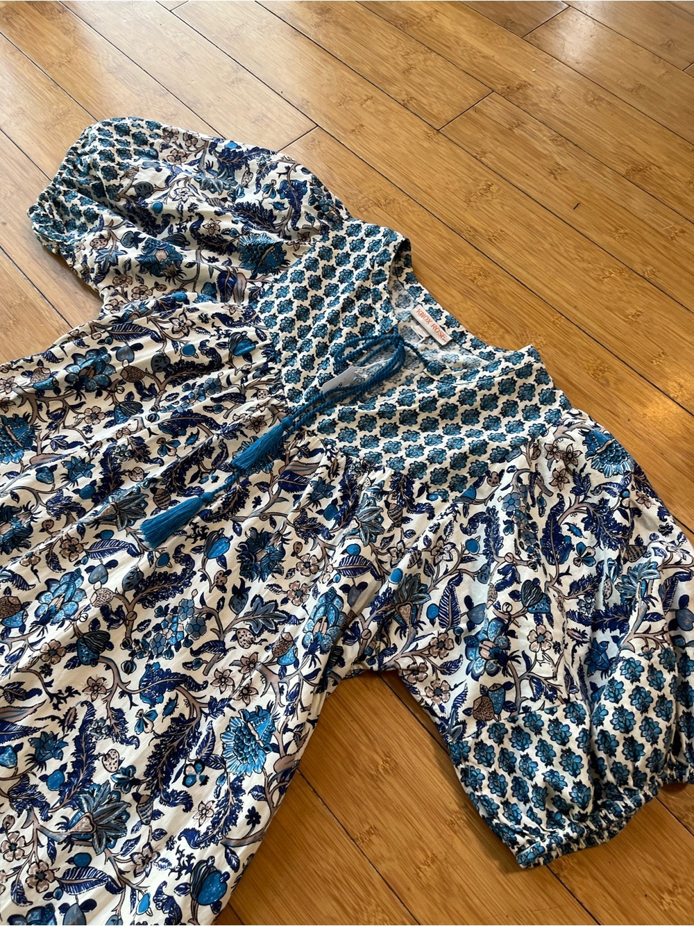 Knox Rose Blue & White Floral Paisley Flowy Boho Puff Sleeve Mini Dress - Picture 3 of 12